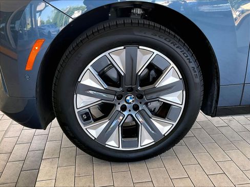 Used 2026 BMW iX xDrive60 AWD/4WD image 12