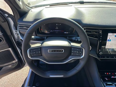 Used 2024 Jeep Wagoneer Series III image 28