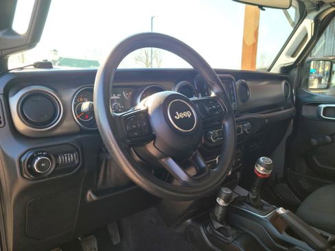Used 2021 Jeep Wrangler Sport image 8