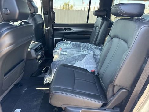 New 2026 Jeep Grand Wagoneer L Limited AWD/4WD image 12