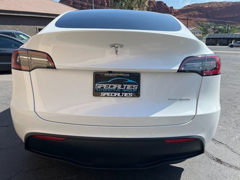 Used 2021 Tesla Model Y Long Range AWD/4WD image 26