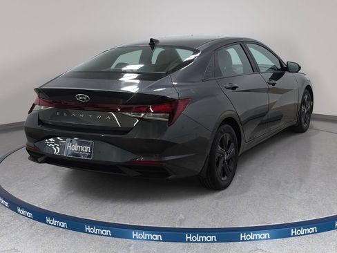 Used 2023 Hyundai Elantra SEL FWD image 6