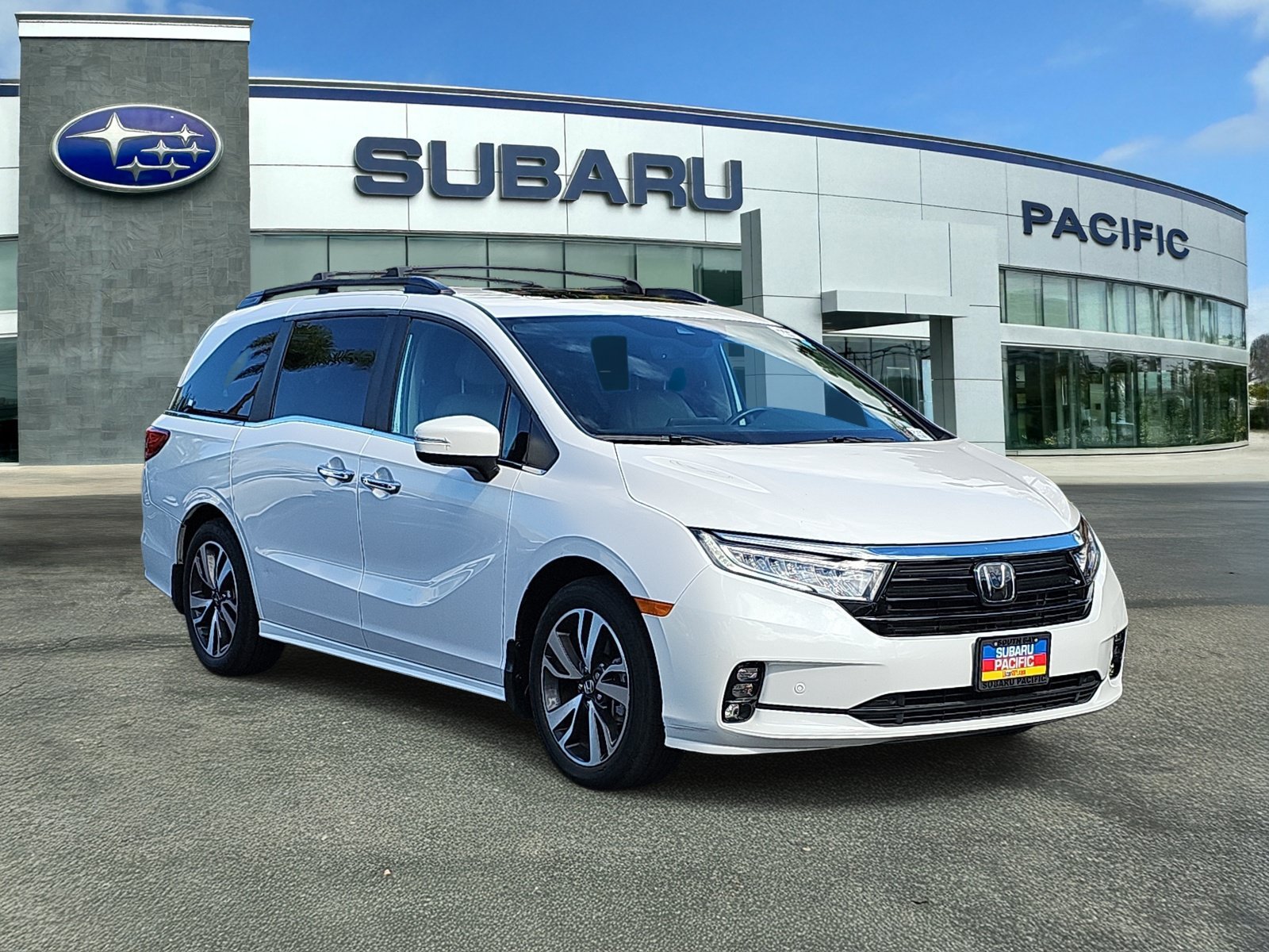Used 2024 Honda Odyssey Touring image 1