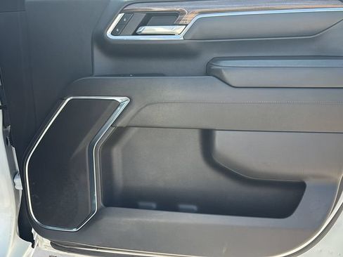 Used 2024 Chevrolet Silverado 2500 LT AWD/4WD image 9