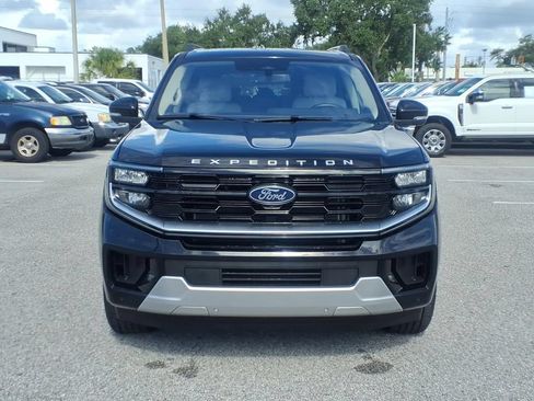 Used 2025 Ford Expedition Max Platinum AWD/4WD image 2