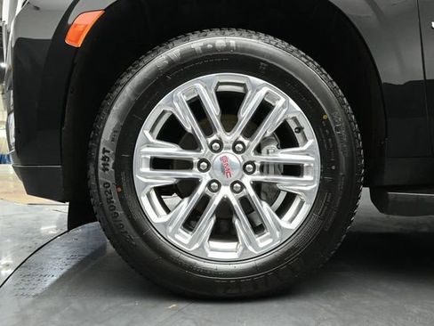 Used 2023 GMC Yukon XL SLT w/ SLT Premium Package AWD/4WD image 31