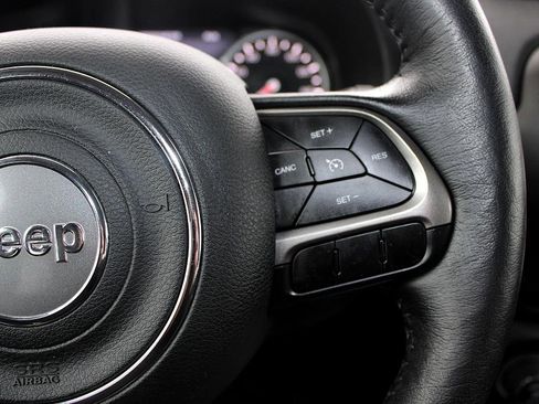 Used 2022 Jeep Renegade Latitude w/ Convenience Group image 7