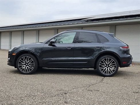 New 2026 Porsche Macan image 2