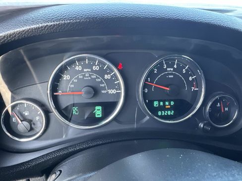 Used 2013 Jeep Wrangler Sport AWD/4WD image 16