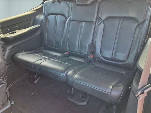 Used 2024 Jeep Wagoneer Series III AWD/4WD image 28