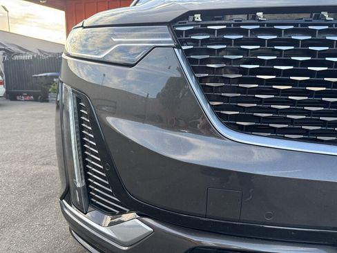 Used 2020 Cadillac XT6 Premium Luxury AWD/4WD image 3