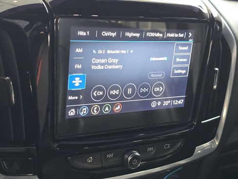 Used 2022 Chevrolet Traverse RS image 8