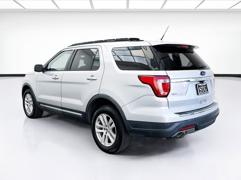 Used 2018 Ford Explorer XLT w/ Equipment Group 201A AWD/4WD image 6