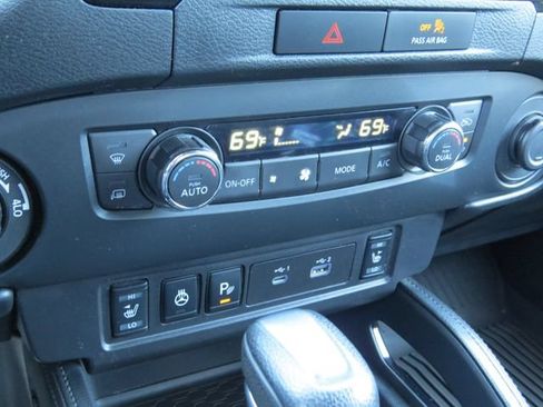 Used 2022 Nissan Frontier PRO-4X w/ Pro-4X Premium Package AWD/4WD image 22