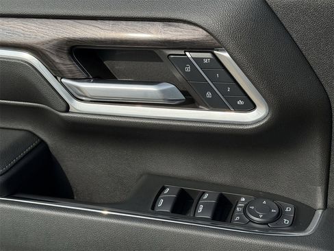 Certified 2024 Chevrolet Silverado 2500 LTZ w/ LTZ Convenience Package image 20