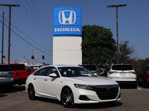 Certified 2022 Honda Accord Touring image 1