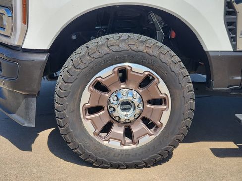 Certified 2025 Ford F250 King Ranch AWD/4WD image 10
