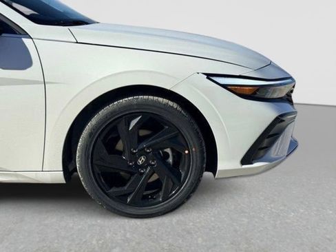 New 2026 Hyundai Elantra SEL Sport Premium FWD image 10