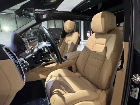 Used 2023 Porsche Cayenne image 27