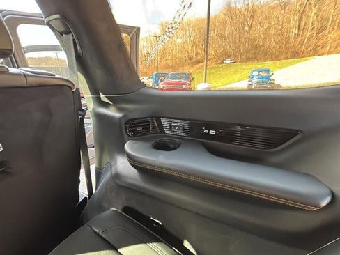 Used 2023 Jeep Grand Wagoneer Series III AWD/4WD image 34