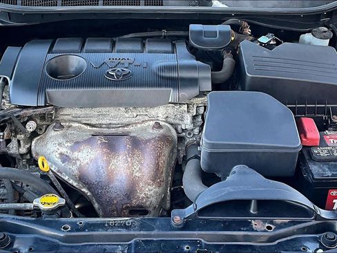 Used 2011 Toyota Camry LE image 28