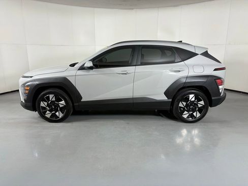 Used 2025 Hyundai Kona SEL FWD image 5