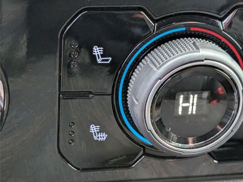 Used 2022 Chevrolet Silverado 1500 LT image 23