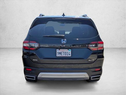 Used 2025 Honda Pilot Elite image 7