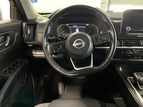 Used 2024 Nissan Pathfinder SV FWD image 21