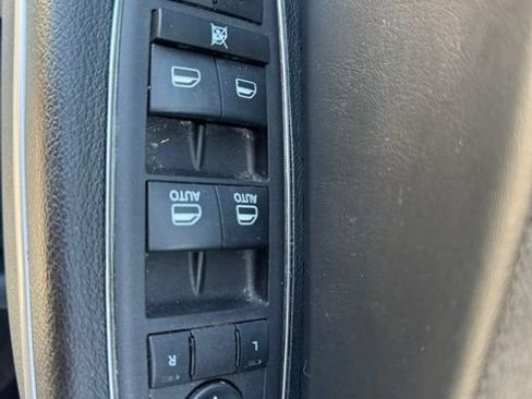 Certified 2023 Chrysler 300 S w/ Comfort Group RWD image 8