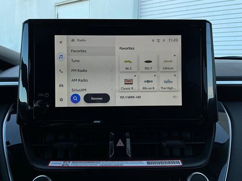 Used 2025 Toyota Corolla Cross LE image 29