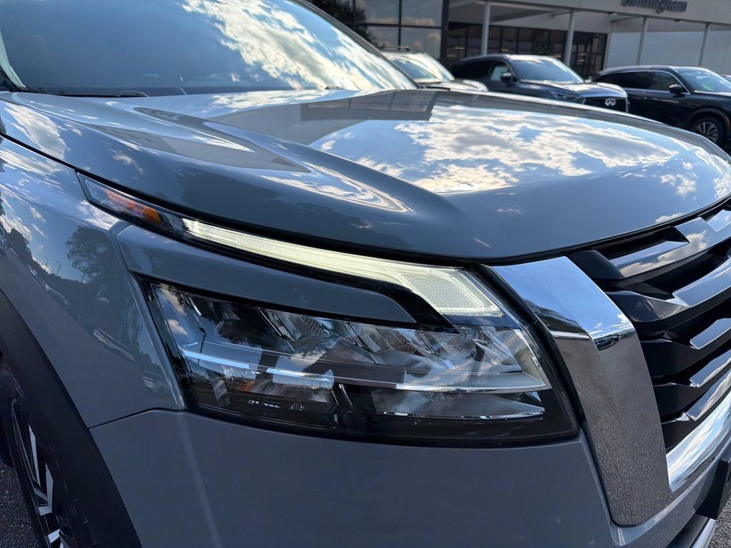 Used 2023 Nissan Pathfinder Platinum w/ Cargo Package AWD/4WD image 14