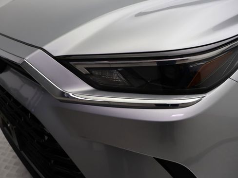 Certified 2025 Toyota Grand Highlander AWD image 3