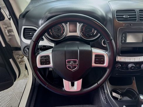 Used 2019 Dodge Journey SE image 13