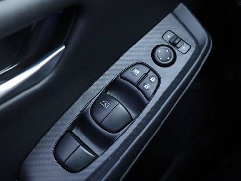Certified 2025 Nissan Sentra SV FWD image 17