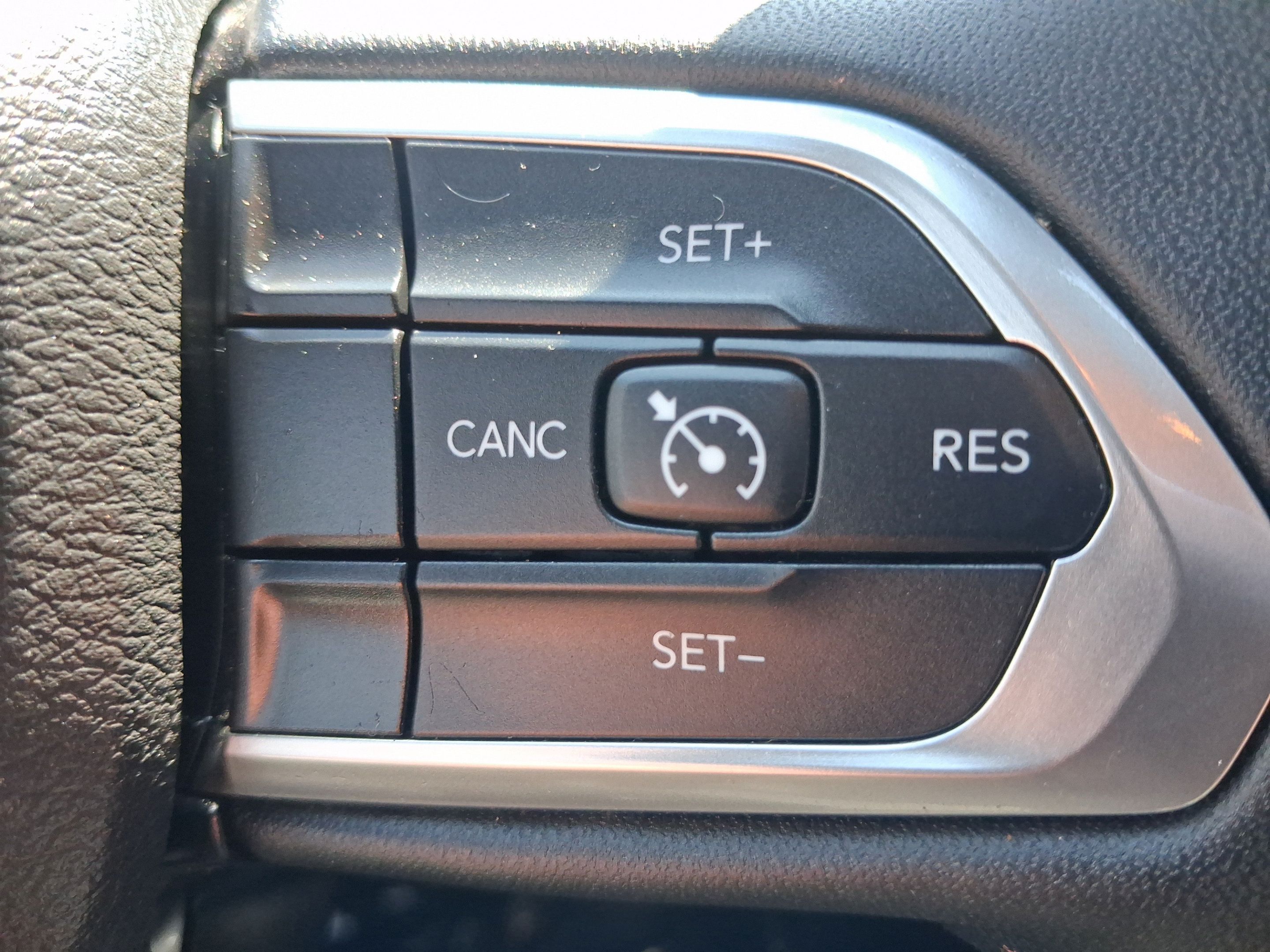 Used 2024 Jeep Compass Latitude AWD/4WD image 21