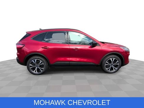 Used 2021 Ford Escape SE w/ SE Sport Appearance Package AWD/4WD image 9