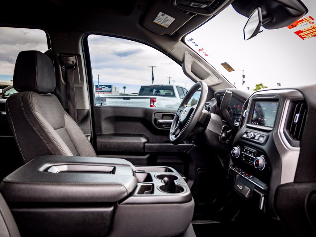 Used 2024 Chevrolet Silverado 1500 Custom w/ Turbomax Blackout Package AWD/4WD image 27