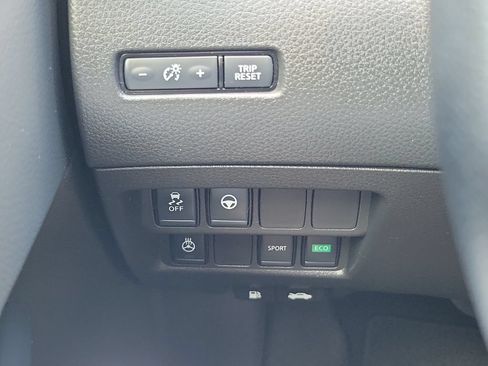 Used 2022 Nissan Rogue Sport SL FWD image 21