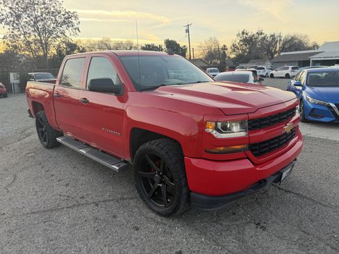 Used 2018 Chevrolet Silverado 1500 Custom w/ Custom Value Package image 3
