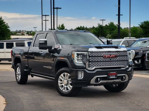 Used 2022 GMC Sierra 2500 Denali w/ Denali Ultimate Package AWD/4WD image 2