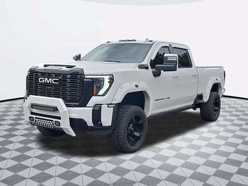 Used 2024 GMC Sierra 3500 Denali Ultimate AWD/4WD image 2