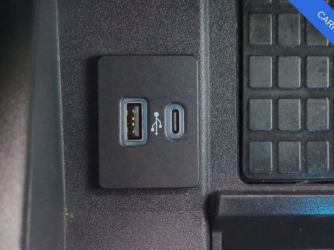 Used 2021 Ford F250 Lariat w/ Tremor Off-Road Package image 33