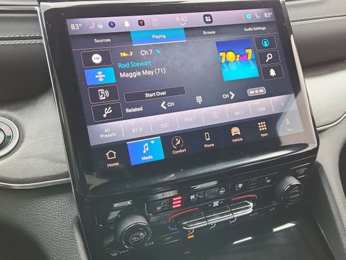 Used 2024 Jeep Grand Cherokee Overland image 19