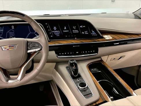 Used 2024 Cadillac Escalade ESV Sport Platinum AWD/4WD image 7