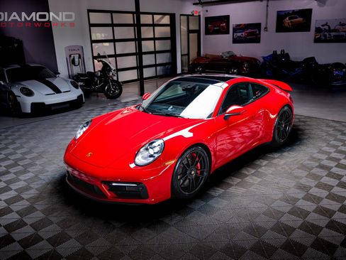 Used 2022 Porsche 911 Carrera GTS RWD image 3