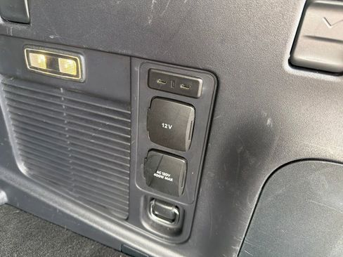 Used 2025 Ford Expedition Active AWD/4WD image 30