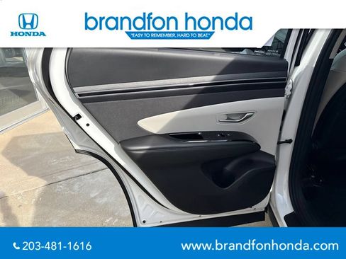 Used 2022 Hyundai Tucson Limited AWD/4WD image 10