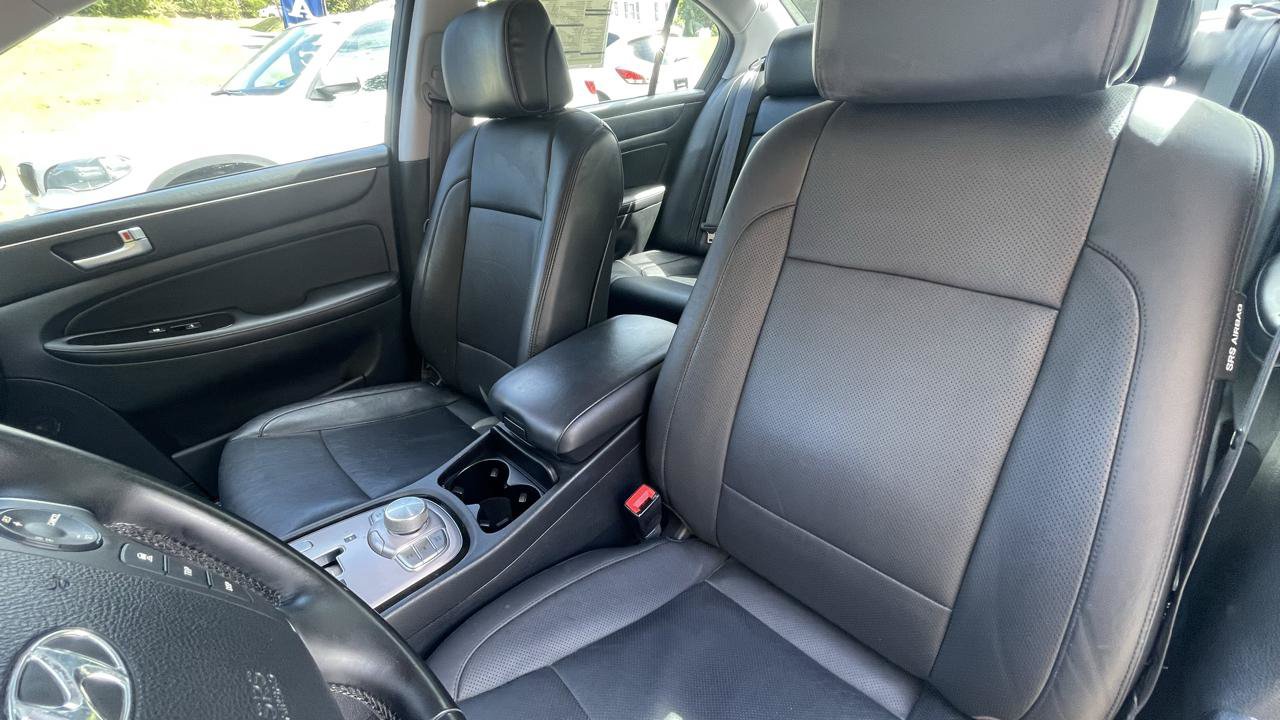 Used 2012 Hyundai Genesis 4.6 RWD image 17