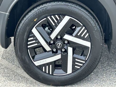 New 2026 Nissan Kicks SV w/ Charging Package image 7